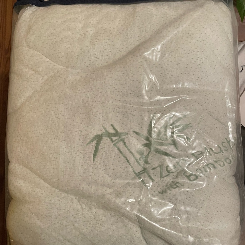 Serta pedic zen plush bamboo mattress padding - Picture 2 of 2